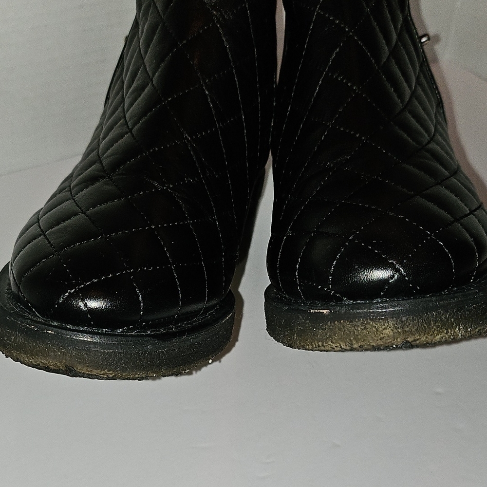 CHANEL Black Quilted Leather Ankle Booties With Iconic CC Turnlock. - Picture 12 of 15
